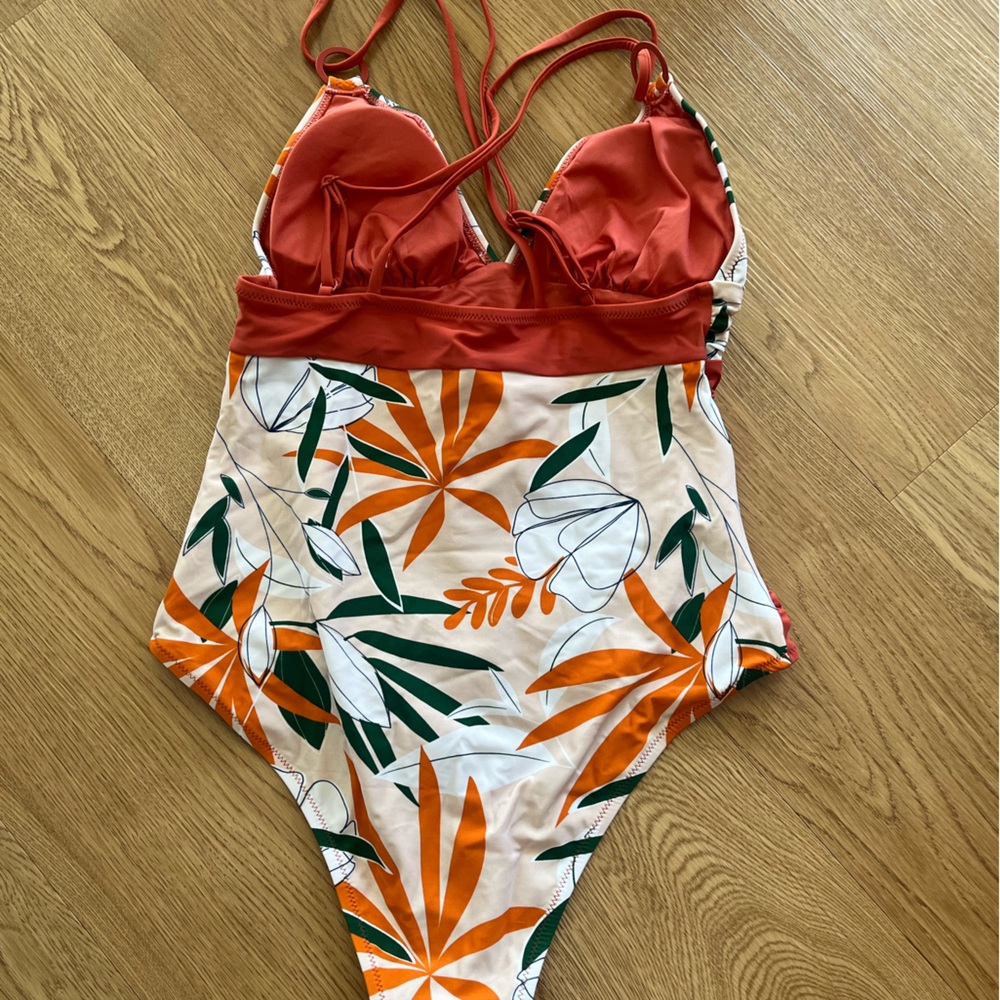 Cupshe Vibrant Floral One Piece Swimsuit - Picture 4 of 6